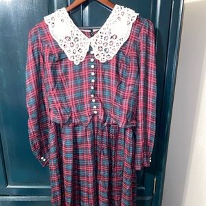 VINTAGE CHRISTMAS DRESS